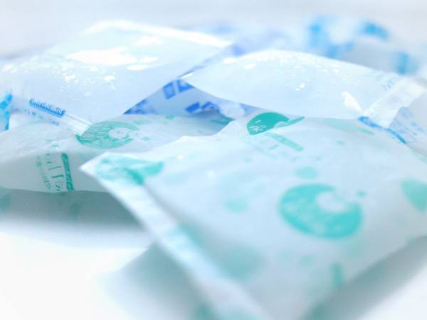 余った保冷剤、捨てないで！　意外な再利用法に「冷凍庫もスッキリ」
