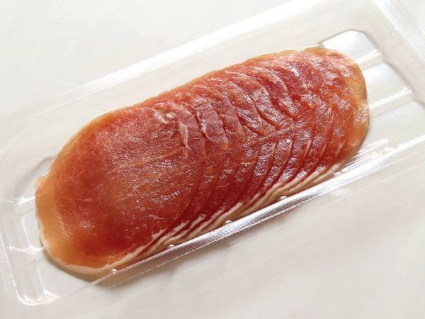 くっ付きがちな『生ハム』　きれいに剝がすなら…　「たったそれだけ？」「簡単」