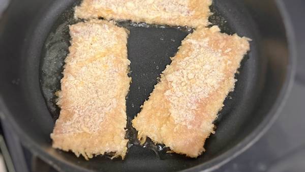 ベーコンにパン粉をまぶして？　現役シェフが教える『簡単おつまみ』が必見