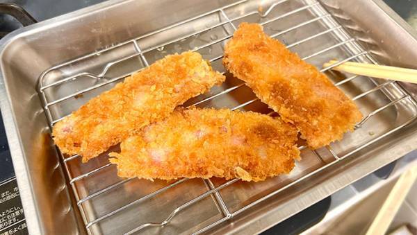 ベーコンにパン粉をまぶして？　現役シェフが教える『簡単おつまみ』が必見