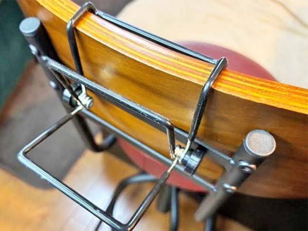 ダイソーで買った『スタンド』　意外な使い道に「三角コーナーいらず」