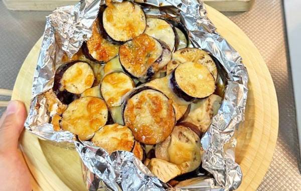 輪切りにしたナスに…　味の素が教える調理法に「洗い物減った」「トロットロ」