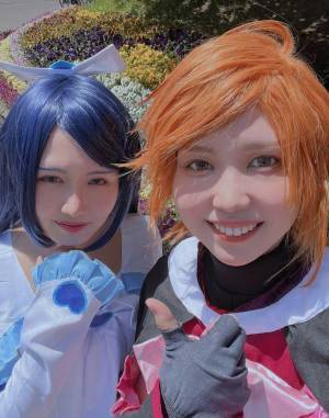 アニメの衣装でポーズを決める姉妹　２０年後の姿に「なんか泣ける」「尊すぎる」