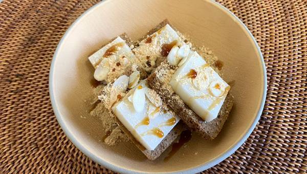 そんな食べ方があったとは！　無印の『不揃いバウム』と切り餅を…？