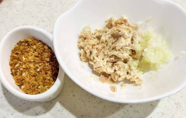 ツナマヨにあの粉を入れると？　試した結果に「よく吸った」「ずっとやる」