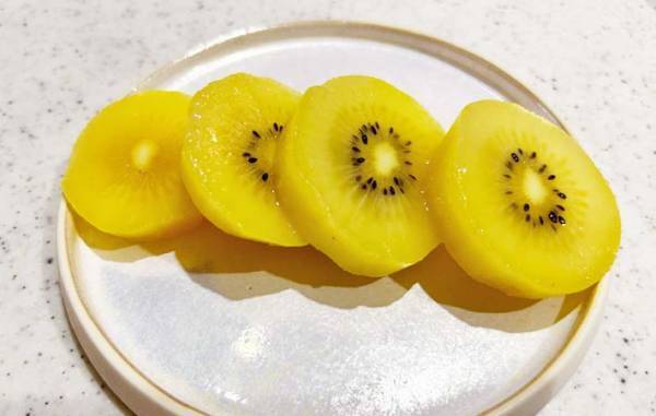 キウイを切ったら甘くなかった！　ゼスプリが教える方法で「ばっちりクリア」