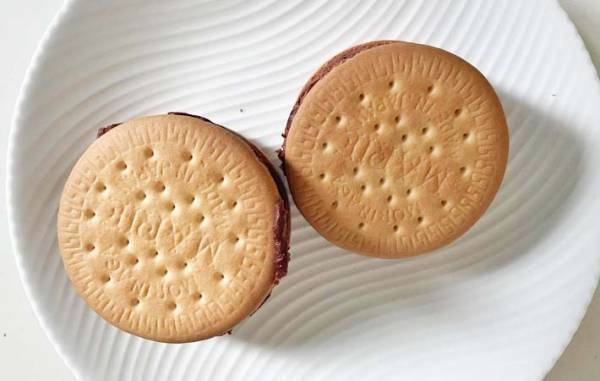 材料２つを混ぜて冷蔵庫へ　数時間後…「罪悪感減った」