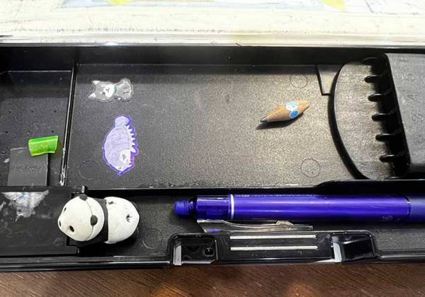 小４息子の筆箱が『斜め上』　二度見しそうな中身に「笑った」