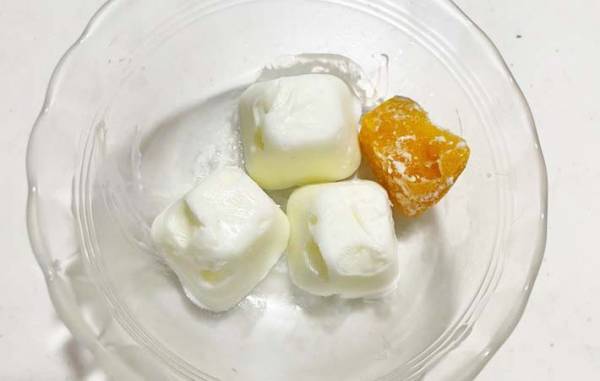 賞味期限が迫ったヨーグルト　思わぬ食べ方に「バニラより好き！」