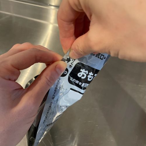 「考えた人すごい！」　レトルトカレーを食べる時に使える便利なライフハック