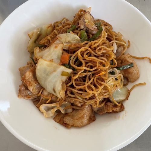 焼きそばに「水は使いません」　企業が教える調理法に「マジかよ」「これが答え」