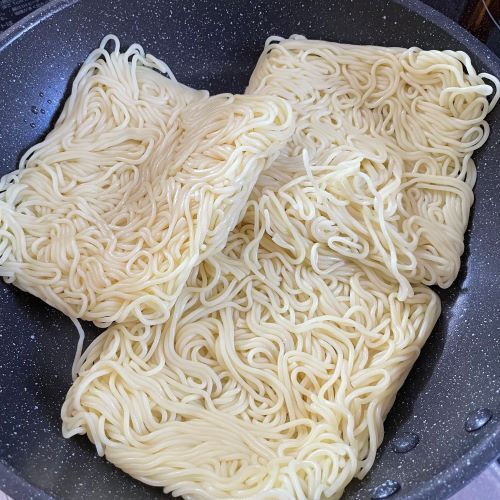 焼きそばに「水は使いません」　企業が教える調理法に「マジかよ」「これが答え」