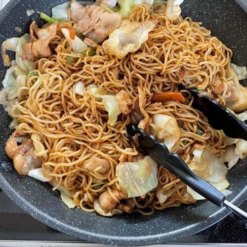 焼きそばに「水は使いません」　企業が教える調理法に「マジかよ」「これが答え」