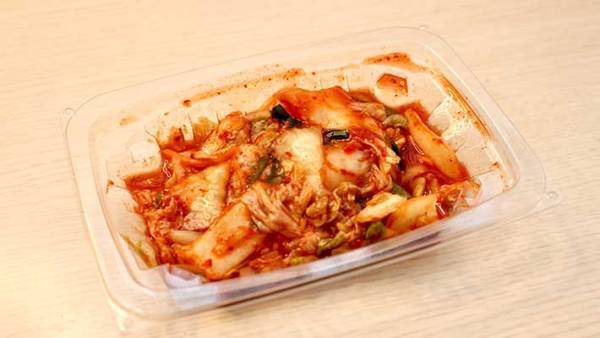 ご飯が止まらない！　現役シェフが教える、豚肉とキムチを使った一品が？