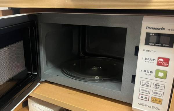 メーカーの呼びかけに「大変危険」　電子レンジで温めてはいけないものとは？