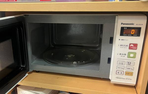 メーカーの呼びかけに「大変危険」　電子レンジで温めてはいけないものとは？