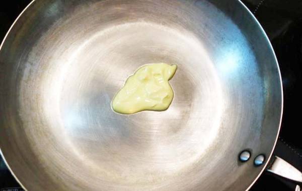 「大さじ２杯入れてみて」　炒め物の卵が硬くならない裏技