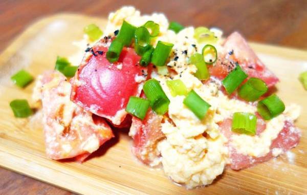 「大さじ２杯入れてみて」　炒め物の卵が硬くならない裏技