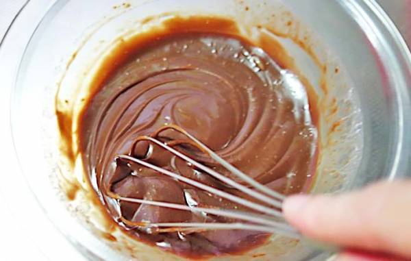 溶かして混ぜたら冷蔵庫へ　４時間後…「家族が驚いた」「素敵」