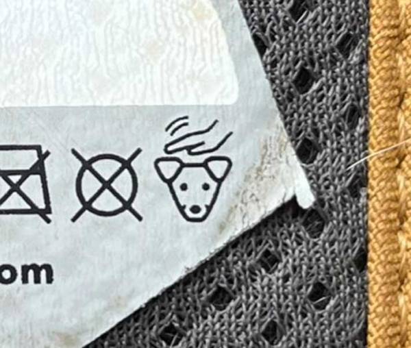 『洗濯表示』に見たことのないマークが？　写真に「心が洗われるってことか」