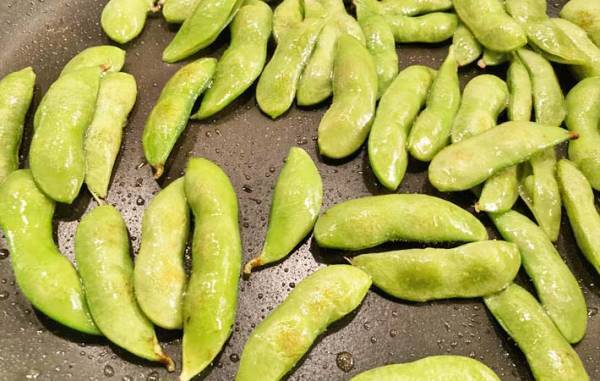 『最高に美味しい冷凍枝豆の食べ方』　セブンの調理法が「うますぎて困る」