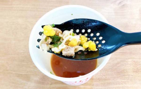 ダイソーで見つけた『フォーク』？　使い道に「具だけ拾える」「一家に１本」