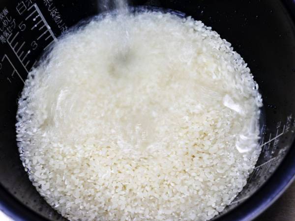 米は何回研ぐべき？　わざわざ調べない身近な疑問　４選に「そういうことか」