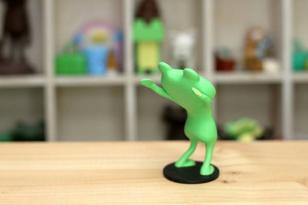 「腰が終わる瞬間だ」　『ぎっくり腰』のカエルに、吹きだす人続出