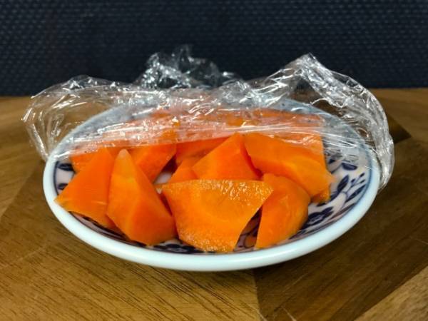 ピンと張る？ゆるめ？　正しいラップのかけ方に「間違えてた」「知らなかった」