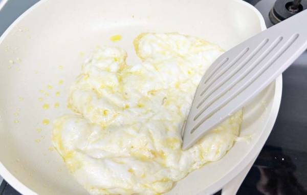 「なぜか手が止まらない」　溶かしたマシュマロと混ぜたのは…？