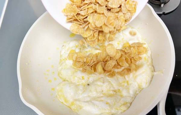 「なぜか手が止まらない」　溶かしたマシュマロと混ぜたのは…？