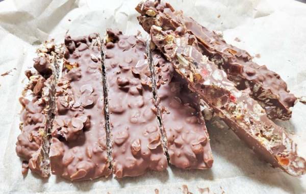 「食べ応えすごい」「牛乳なしもアリ」　材料２つを混ぜて冷やすと？