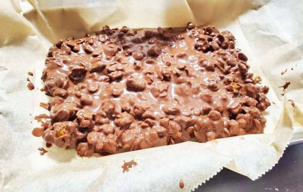 「食べ応えすごい」「牛乳なしもアリ」　材料２つを混ぜて冷やすと？