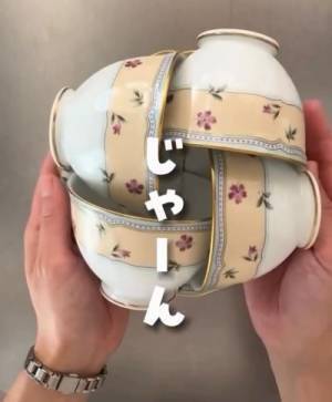 食器棚がいっぱいなら？　カップの省スペース術に「見た目よし」「やってみよ」