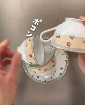 食器棚がいっぱいなら？　カップの省スペース術に「見た目よし」「やってみよ」