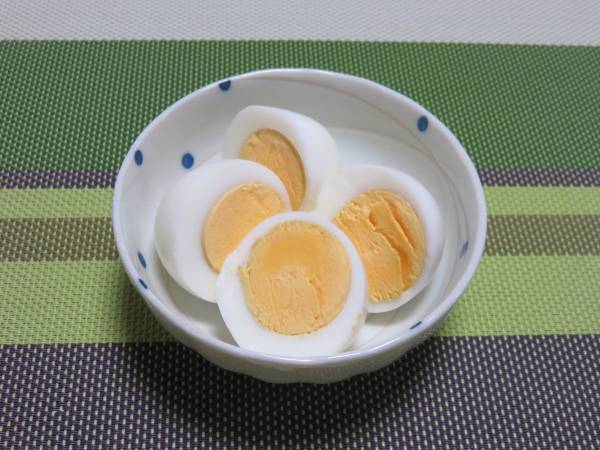 卵の殻が剥きにくい…　容器に入れて振ると？　料理が快適になる裏技３選に「どれも試したい」