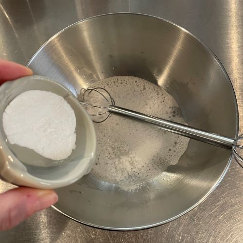 「汚れが落ちた！」　重曹をホイップ状にすると…　「これすごい」「見たことない」