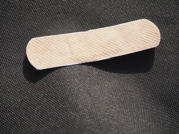 切れ込みを入れると…？　絆創膏の豆知識に「覚えておく」「これは便利」
