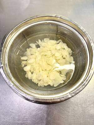 ガーリックチップを自宅で簡単に！　「これは嬉しい知識」「今年イチ役に立った」