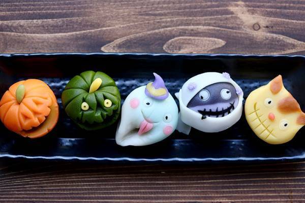 店主「お化けの大行進」　和菓子の１枚に「これはお見事」「子供も喜びそう」
