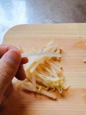 いつものモヤシがシャキシャキになる裏技　「マジか」「これはすごい」