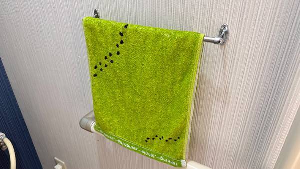 タオルのデザインを勘違いしていた男性　正体は、キウイではなく…？