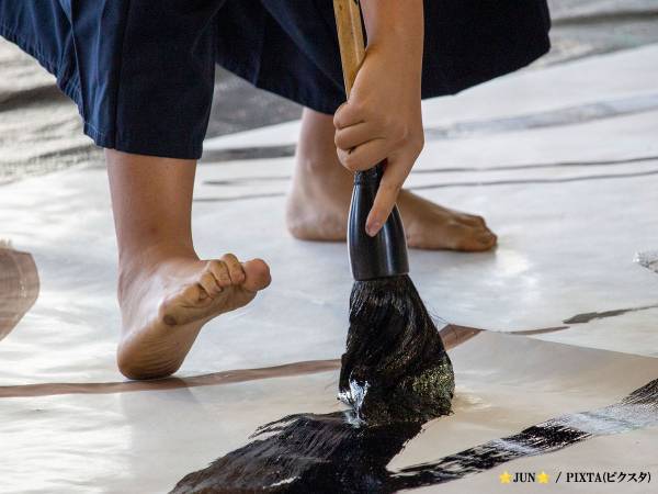 風見先輩による書道パフォーマンスは、松本怜生の直筆　朝ドラが裏話を公開 #おむすび