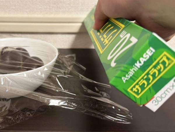 サランラップは、こうやって切る！　旭化成のコツに「逆だった」