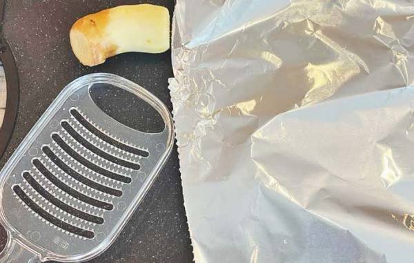 アルミホイルを被せると…？　試した結果に「１本も詰まってない」