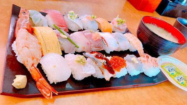 コスパ最強！　豪華な寿司の値段に「マジかよ」「毎日行きたい」