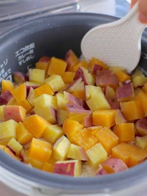 炊飯器にお任せ　サツマイモ料理に「無限に食べられる」「ホックホク」