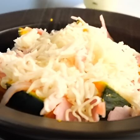 カボチャにチーズをのせて！　レンチンしたら「主役級」「コレはごちそう」