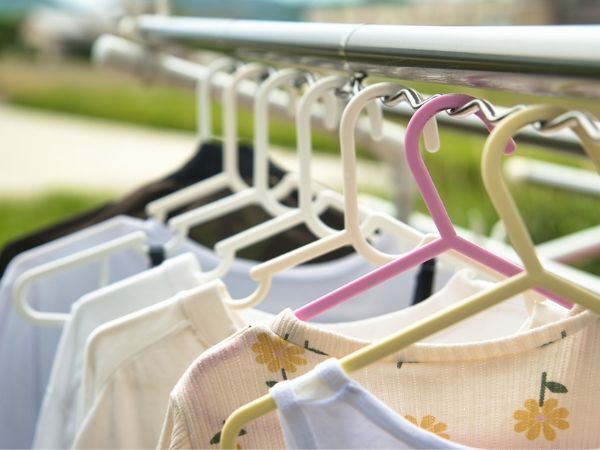 ネットに入れる服は裏返す？そのまま？　洗濯の豆知識４選に「勘違いしてた」「マジかよ」