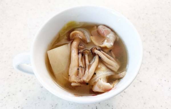 苦みのあるシメジ、捨てた方がいい？　企業の情報に「それが原因か！」